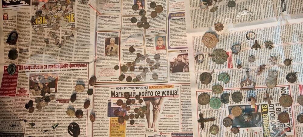 При акция на полицията от частен дом в село край Берковица са иззети 387 антични предмета