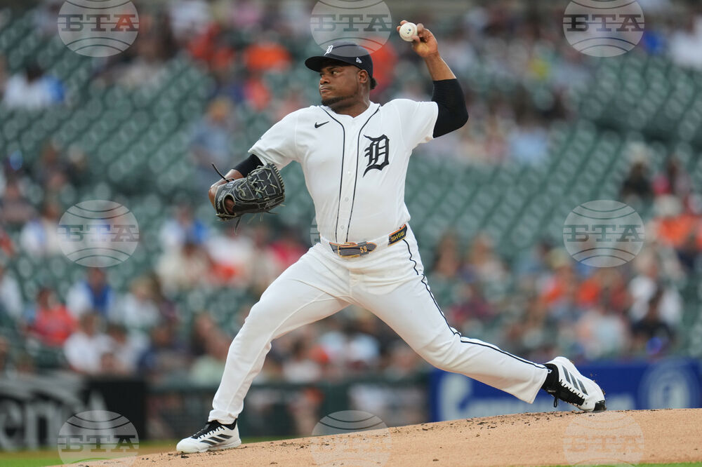 Twins Tigers Baseball
