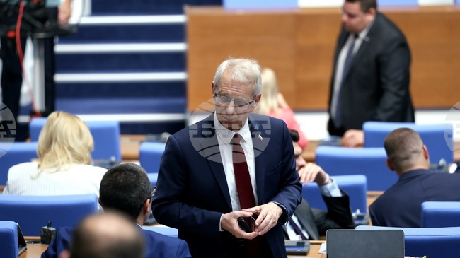 От „Продължаваме промяната“ внесоха промяна в ЗПУО за обучението по добродетели и използването на изкуствен интелект