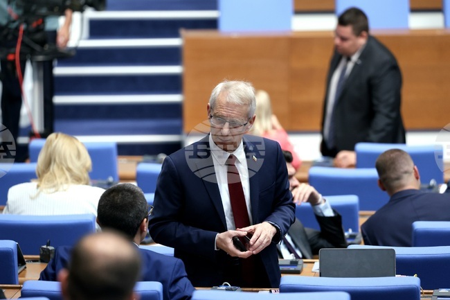 От „Продължаваме промяната“ внесоха промяна в ЗПУО за обучението по добродетели и използването на изкуствен интелект