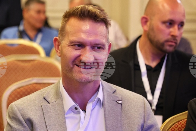 Летищата в Бургас и във Варна са готови да обслужват значително повече пътници, заяви главният изпълнителен директор на "Фрапорт"