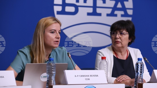 СЕМ е едната част от решаването на проблемите на регионалната журналистика и затова организираме този форум, каза Симона Велева