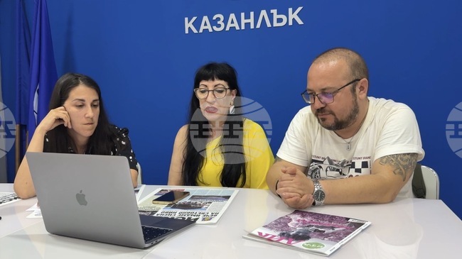 В Казанлък работят едни от най-старите регионални медии в страната въпреки трудностите, пред които са изправени, казаха местни журналисти