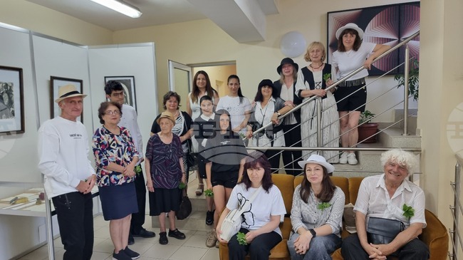 Държавният архив в Перник представи изложбата „Черно на бяло“, посветена на художника Александър Неговански