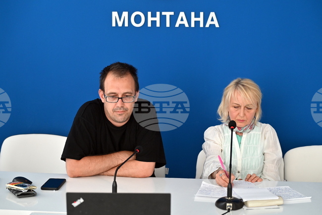 Журналистът Светлин Балкански от Монтана разказа, че е бил нападнат, докато отразявал събитие, председателят на СЕМ Габриела Наплатанова изрази тревога