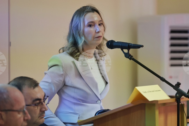 На заседанието на Съвета на ректорите обсъдихме финансирането на университетите и проблема със стипендиите, каза проф. д-р Миглена Темелкова