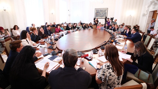 Legal Affairs Committee Backs Proposal to Have MPs' Salaries Capped at Thrice the Average Public Sector Wage