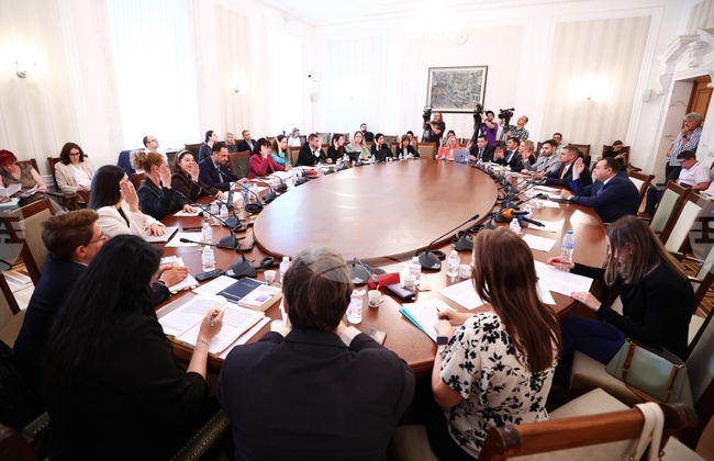 Legal Affairs Committee Backs Proposal to Have MPs' Salaries Capped at Thrice the Average Public Sector Wage