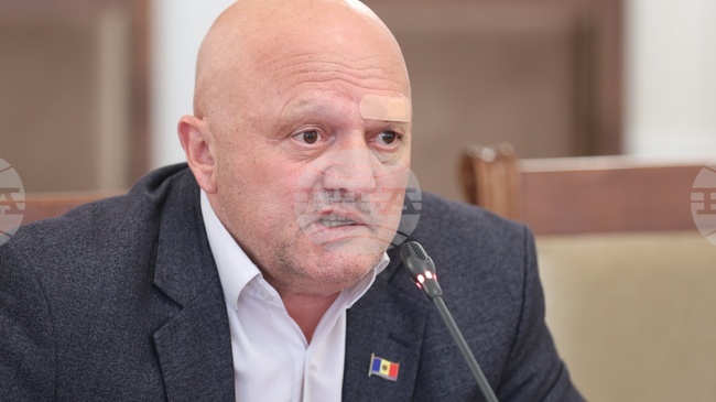 Председателят на Районния съвет Лазар Дерменжи представи исканията на Тараклийския район пред Комисията по политиките за българите извън страната