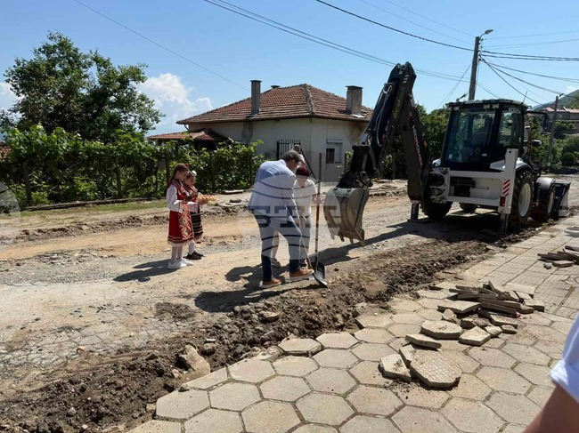 Започна реконструкцията на главната улица в петричкото село Ключ