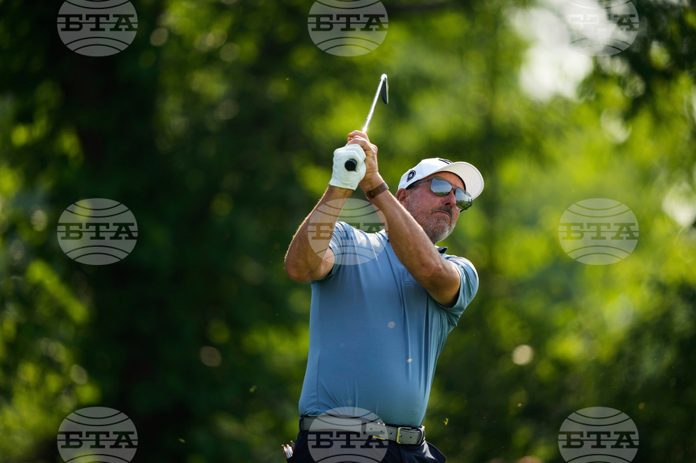 Mickelson Woes Golf