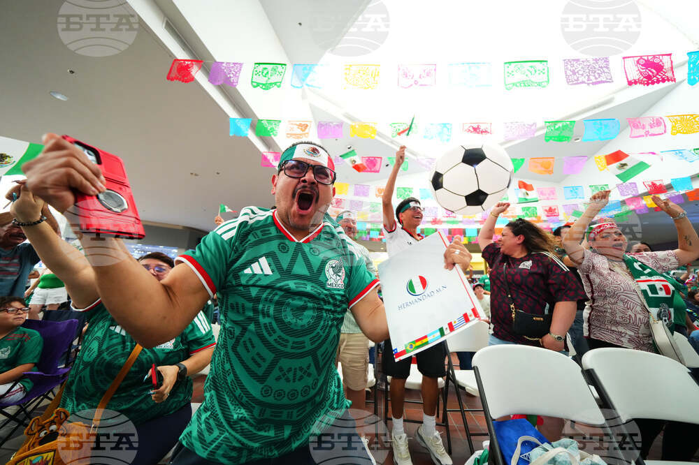 APTOPIX Texas WCup Soccer Reaction