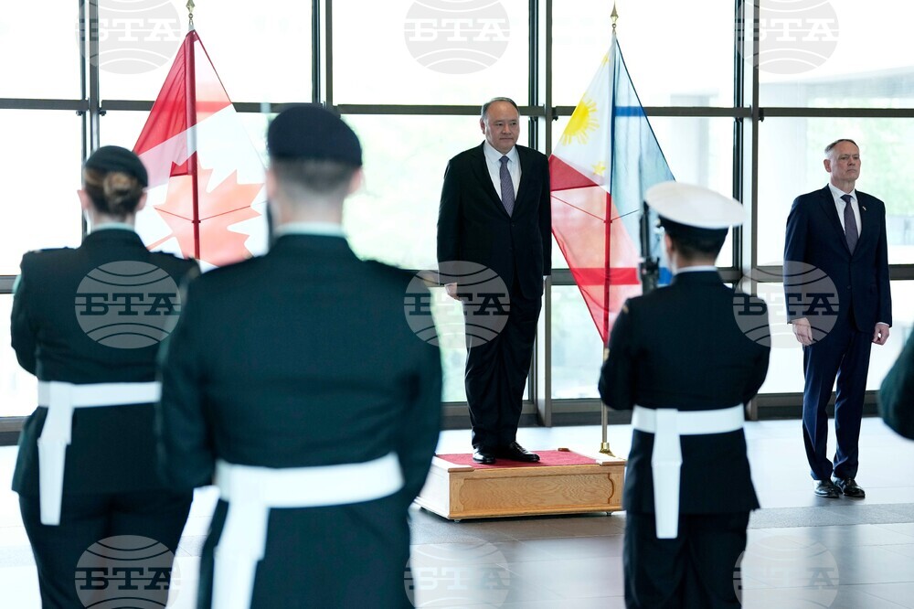 Canada Philippines Defense