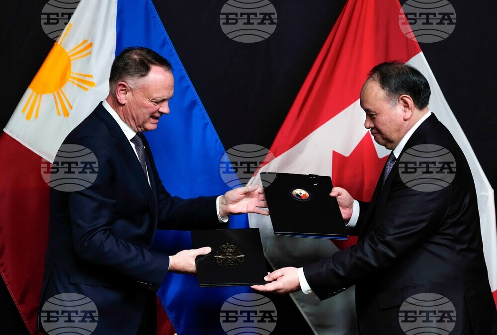 Canada Philippines Defence