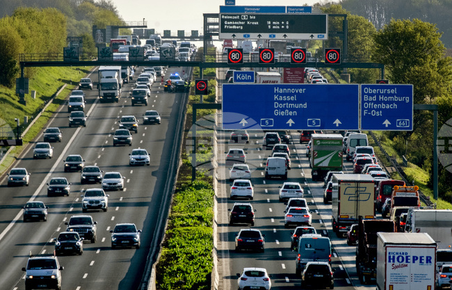 Броят на автомобилите в Германия достига нов рекорд от началото на годината