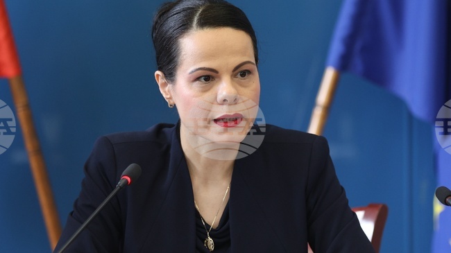 Health Minister Questions High Pay of State Hospital Directors amid Mounting Debts
