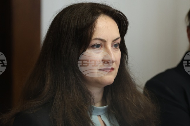 Повишаване на доверието в изборния процес ще бъде сред приоритетите ми, каза Алина Добрева, кандидат за член на ЦИК
