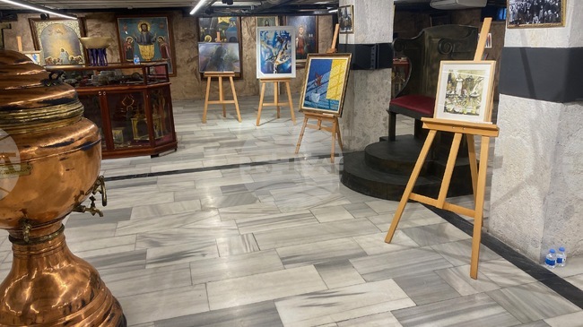 Изложба на творци от турски произход, свързани с България, бе открита в Желязната църква „Свети Стефан“ в Истанбул
