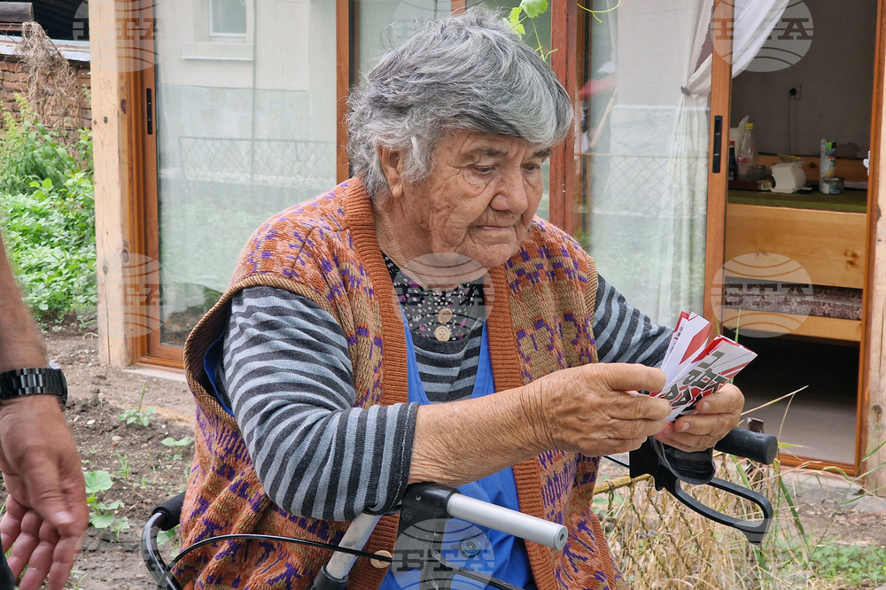 Костенец - възрастни хора - детектори за дим