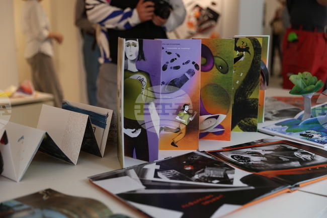 Всеки проект в изложбата Book’N’Space е иновативен, каза доц. Регина Далкалъчева от Националната художествена академия
