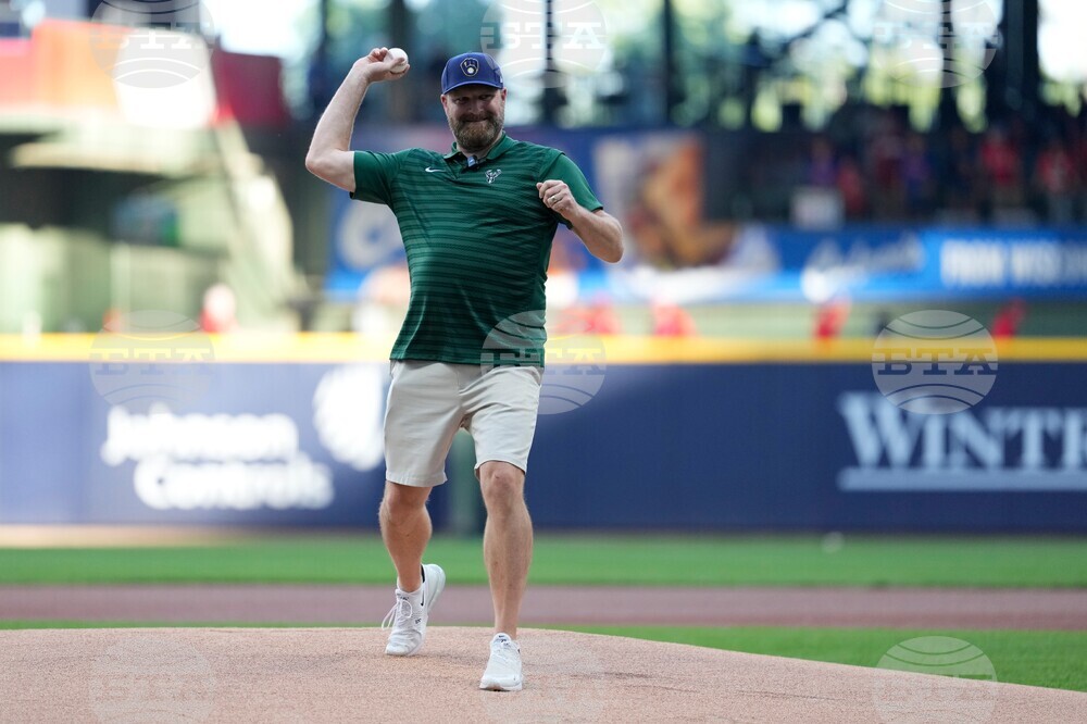Phillies Brewers Baseball