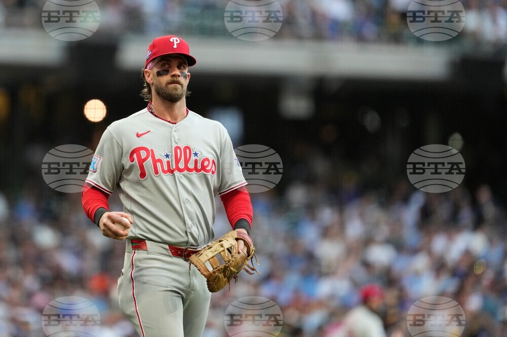 Phillies Brewers Baseball