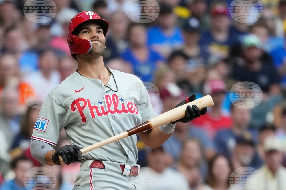 Phillies Brewers Baseball