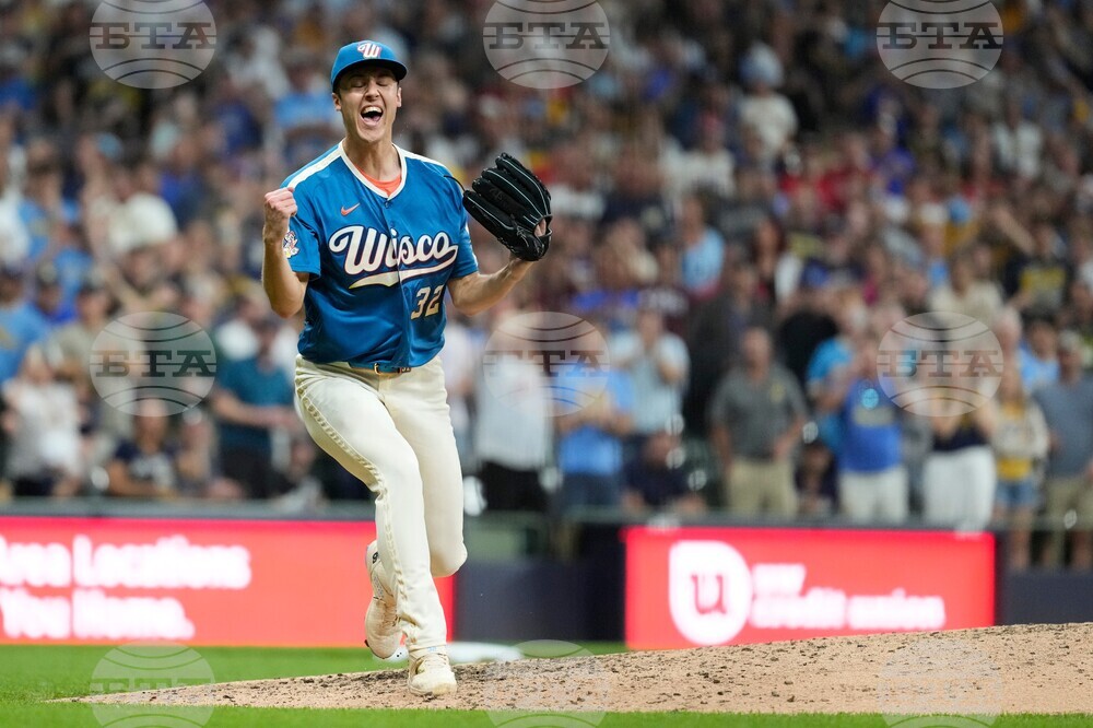Phillies Brewers Baseball