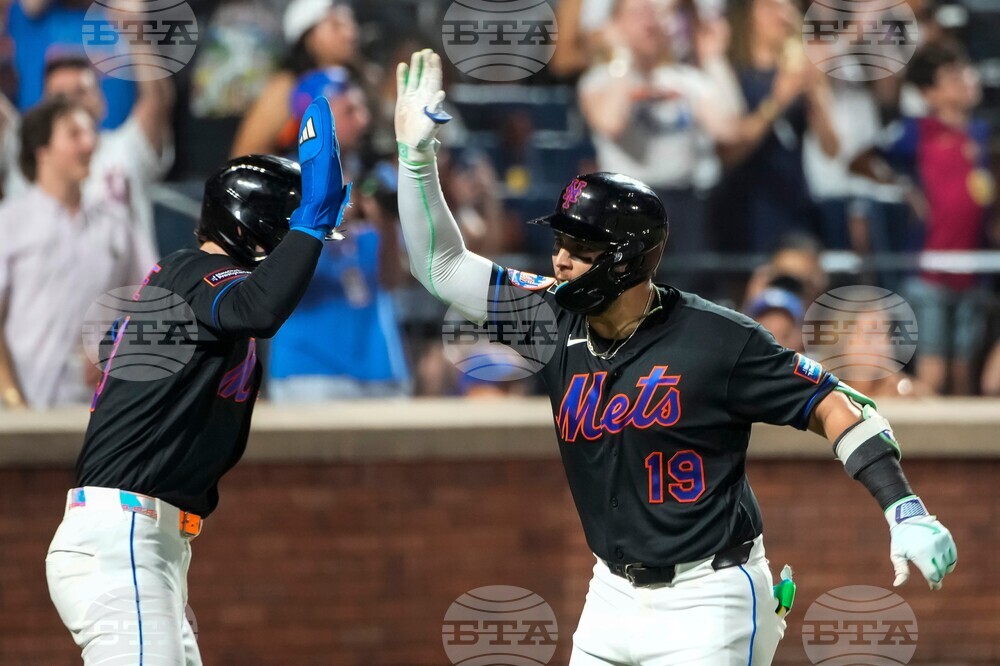 CORRECTION Braves Mets Baseball