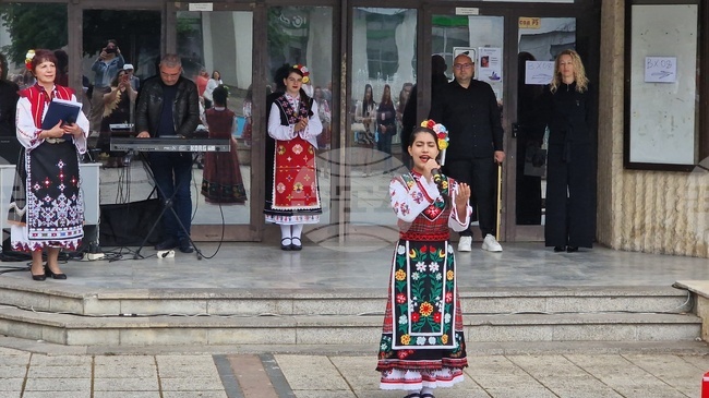 Читалищни състави представят културното многообразие на Лудогорието във фестивала „Читалищата – живото наследство на България“