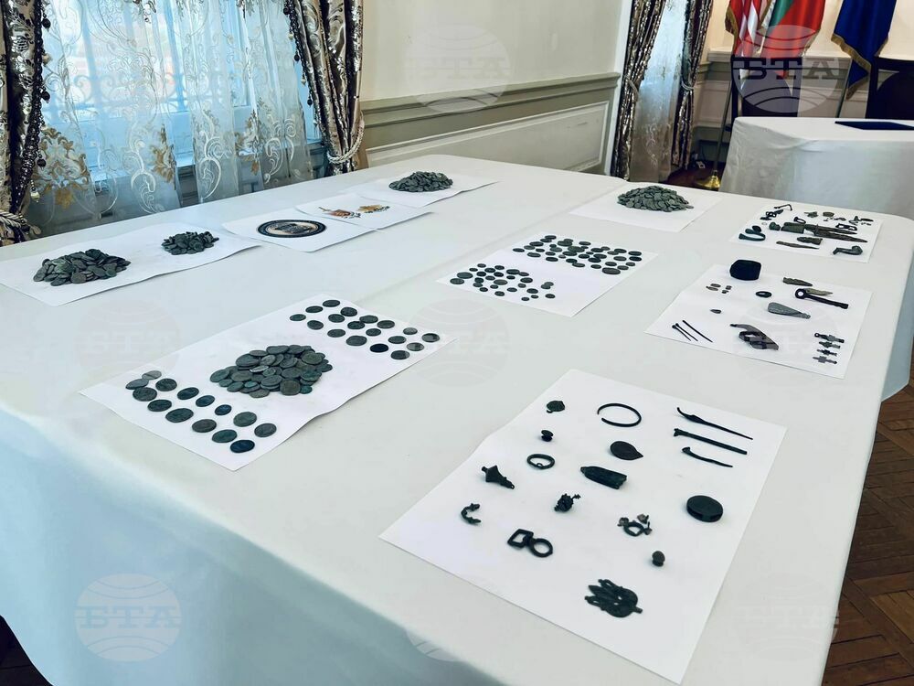 US Returns to Bulgaria 3,000 Artefacts Seized at Border
