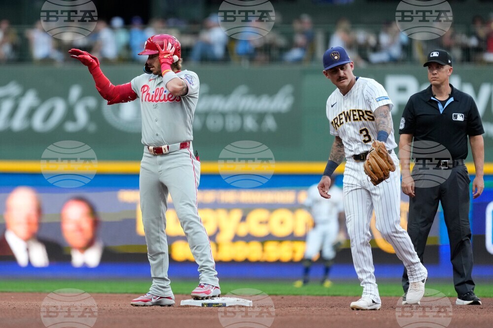 Phillies Brewers Baseball