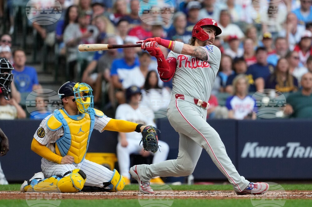 Phillies Brewers Baseball