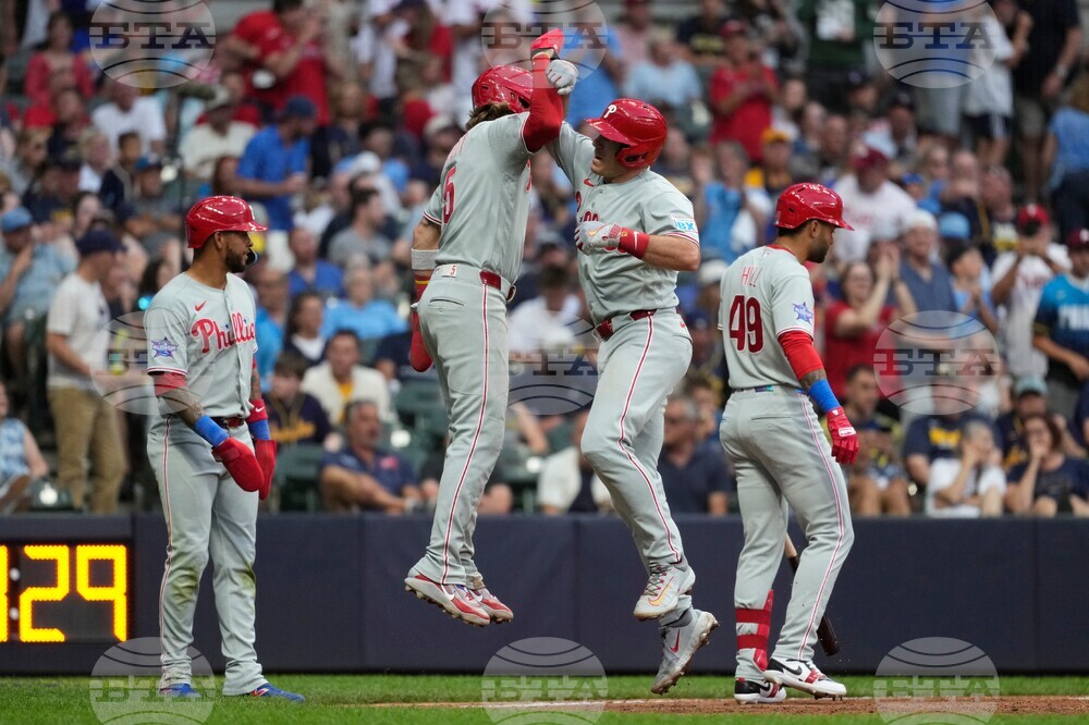 Phillies Brewers Baseball