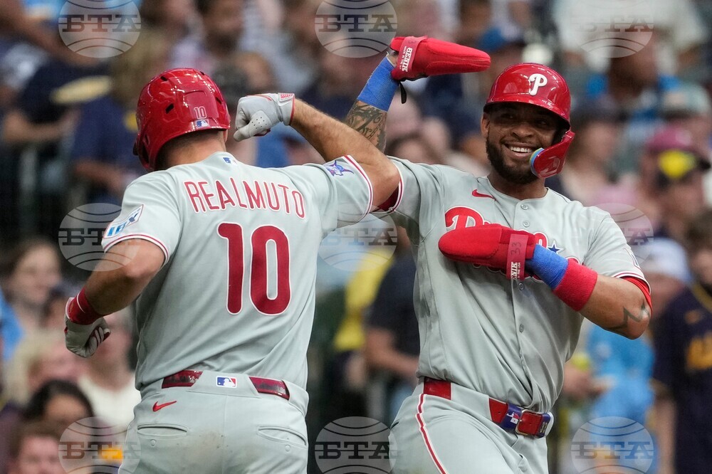 Phillies Brewers Baseball