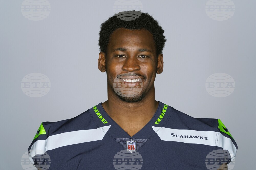 Obit-Aldon Smith Football