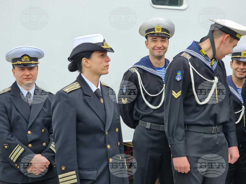 Гърция - Антарктида - НИК 421 - Представители на Висшето военноморско училище посетиха гръцката Военноморска академия в Пирея