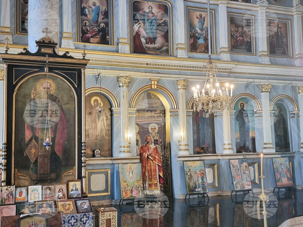 Плевен - храм „Света Параскева“ - неделно богослужение