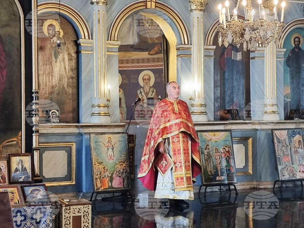 Плевен - храм „Света Параскева“ - неделно богослужение