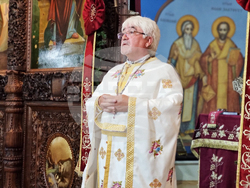 Ямбол - храм „Св. Вмчк Георги Победоносец“ - неделна литургия