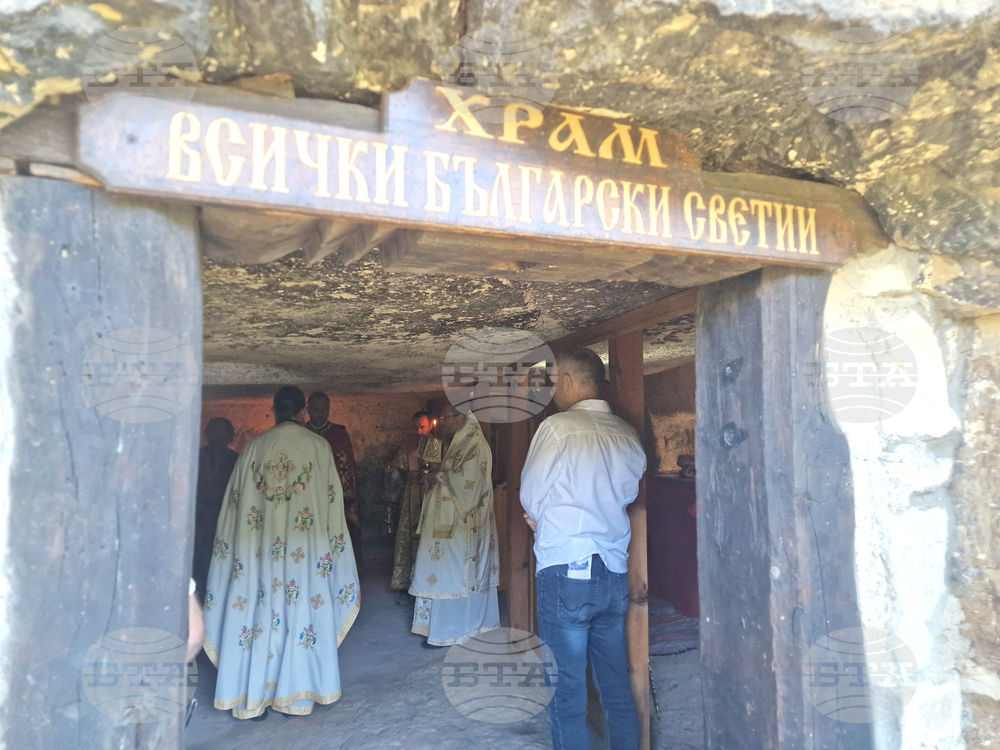 Село Крепча - Русенски митрополит Наум - празнично богослужение
