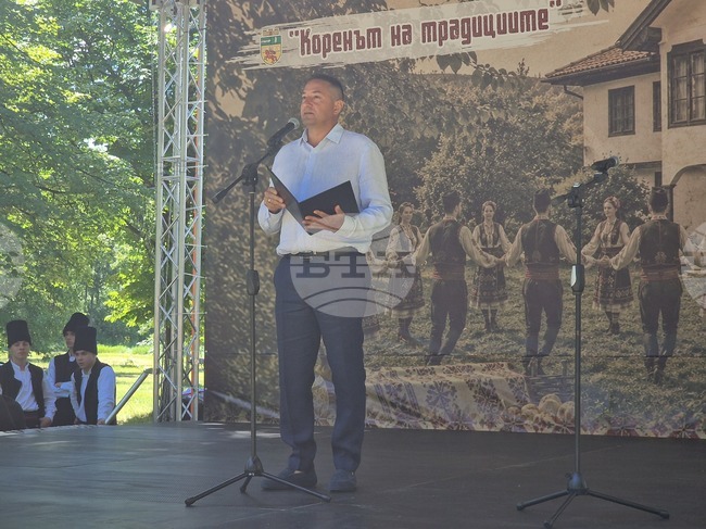 Радомир поставя началото на фестивал, посветен на традициите, рода и семейството