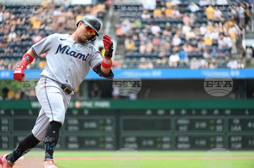 Marlins Pirates Baseball