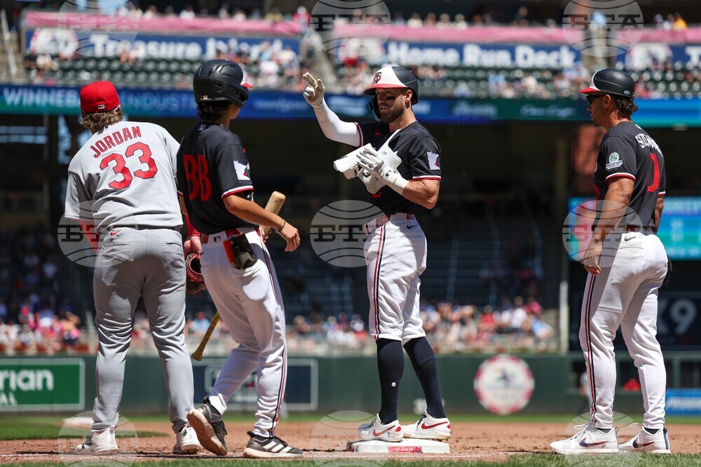 Cardinals Twins Baseball