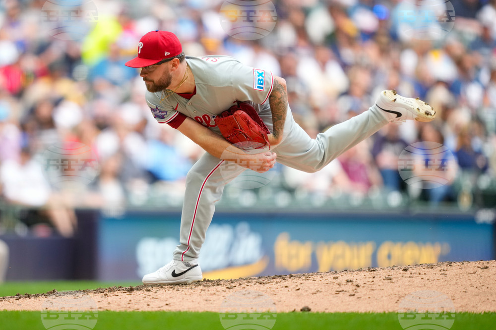 Phillies Brewers Baseball