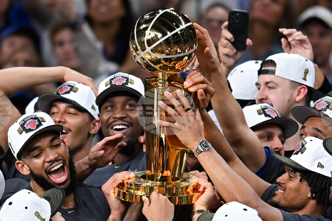 APTOPIX NBA Finals Knicks Spurs Basketball