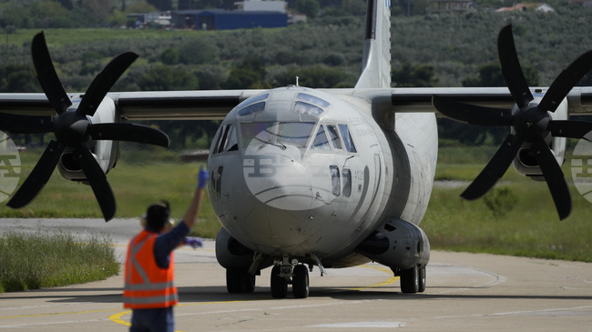 Два гръцки самолета са спуснали днес 8,5 тона помощи в Газа