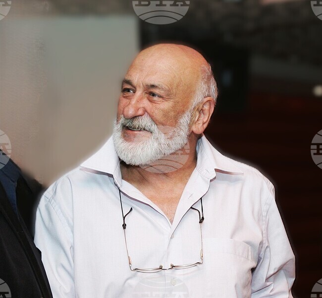 Сцената е храм, на нея не може да излезеш и да си свирукаш, казва актьорът Борис Луканов (1936-2023)