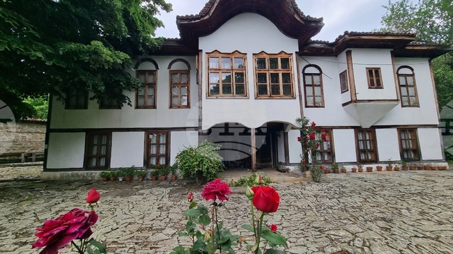 Юбилейна изложба на Руси Куртлаков ще бъде открита на 15 август в Жеравна