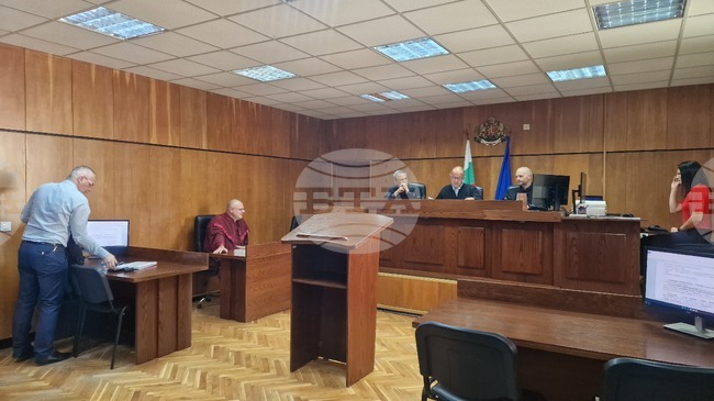 Окръжният съд в Смолян отложи делото срещу осъден за порнографски материали с малолетни